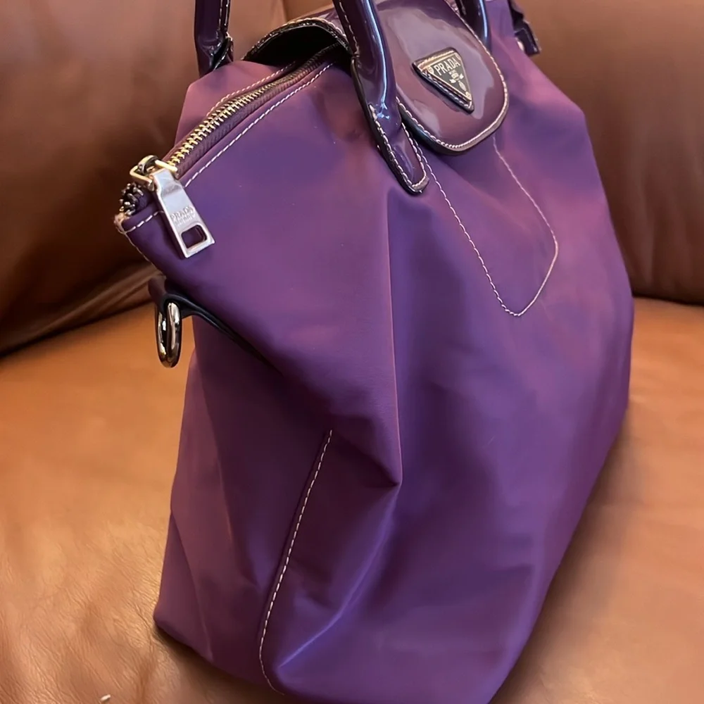 PRADA Tessuto Purple W/Patent Leather Detail Shoulderbag - Picture 3 of 10